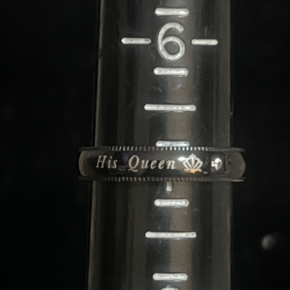 Elegant 'His Queen, Her King' Matching Ring Set with Blue and White Stones - Picture 5 of 7